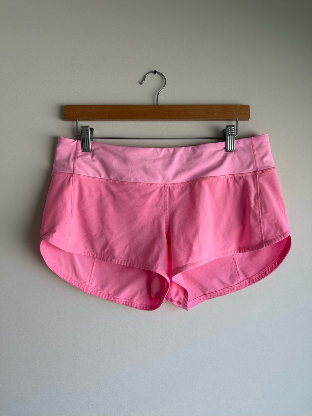 Lululemon Speed Up Low-Rise Shorts 2.5” Pink Size 8